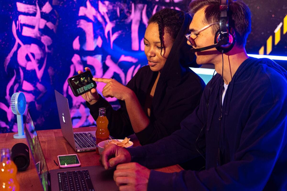 How Have Mobile Devices Changed Online Gaming Habits? - Slender Game